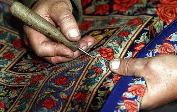 رفوگری و ترمیم فرش